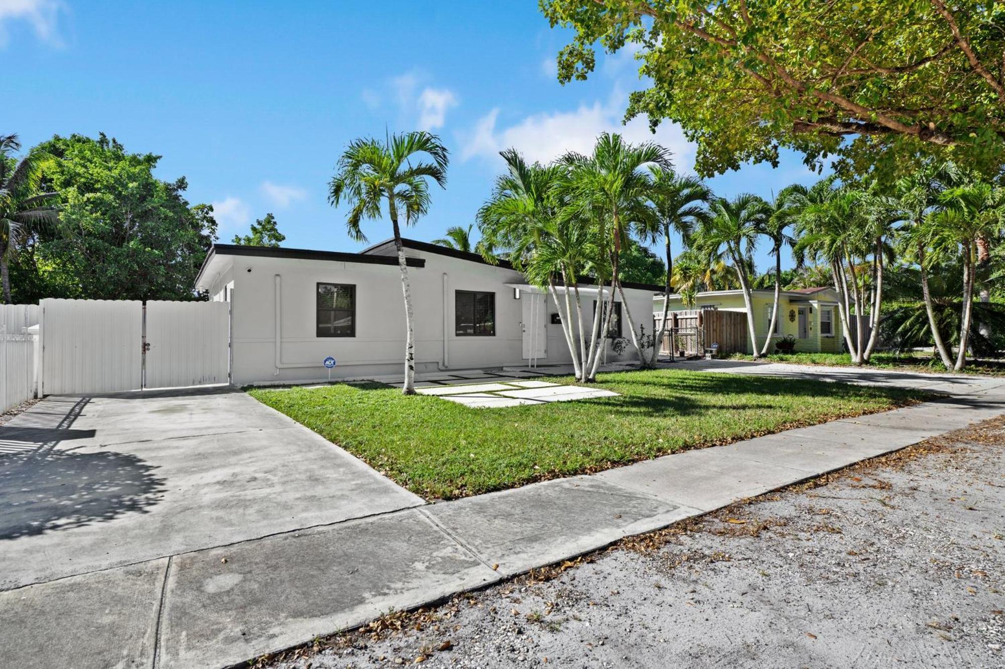 3 Bedroom And 2 Bath North Miami, Florida Exterior photo