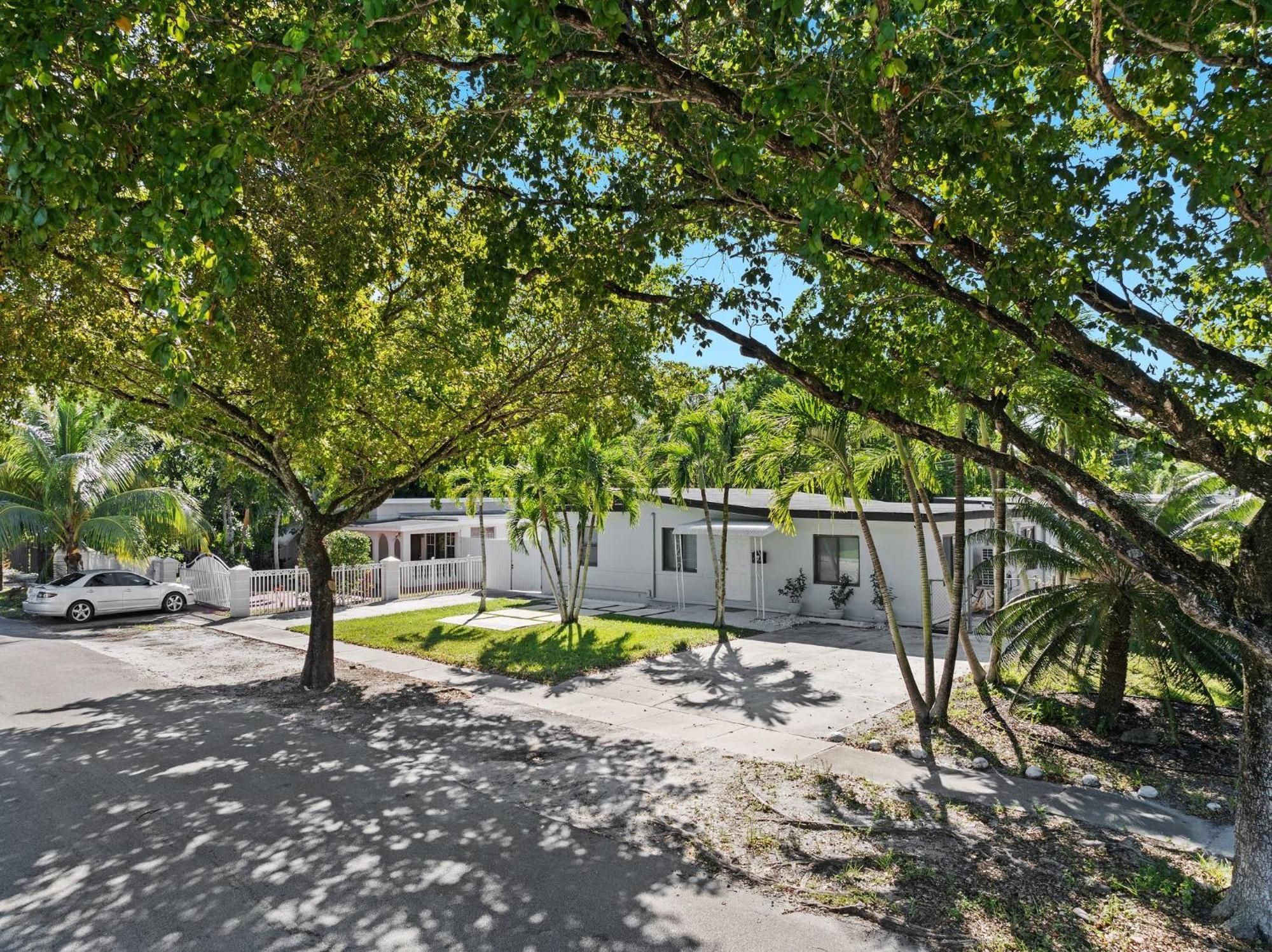 3 Bedroom And 2 Bath North Miami, Florida Exterior photo